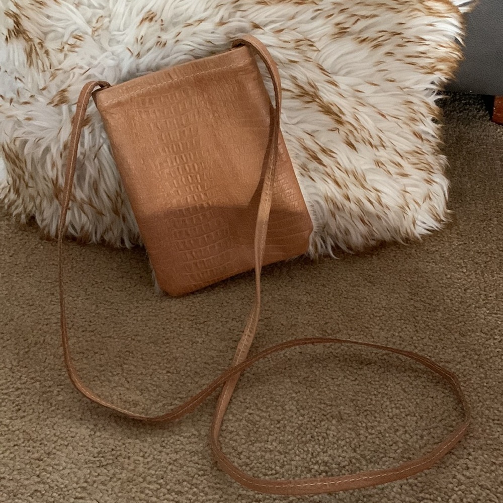 NWOT PERFECT GIFT! Handmade genuine cowhide leather small crossbody - Picture 4 of 6